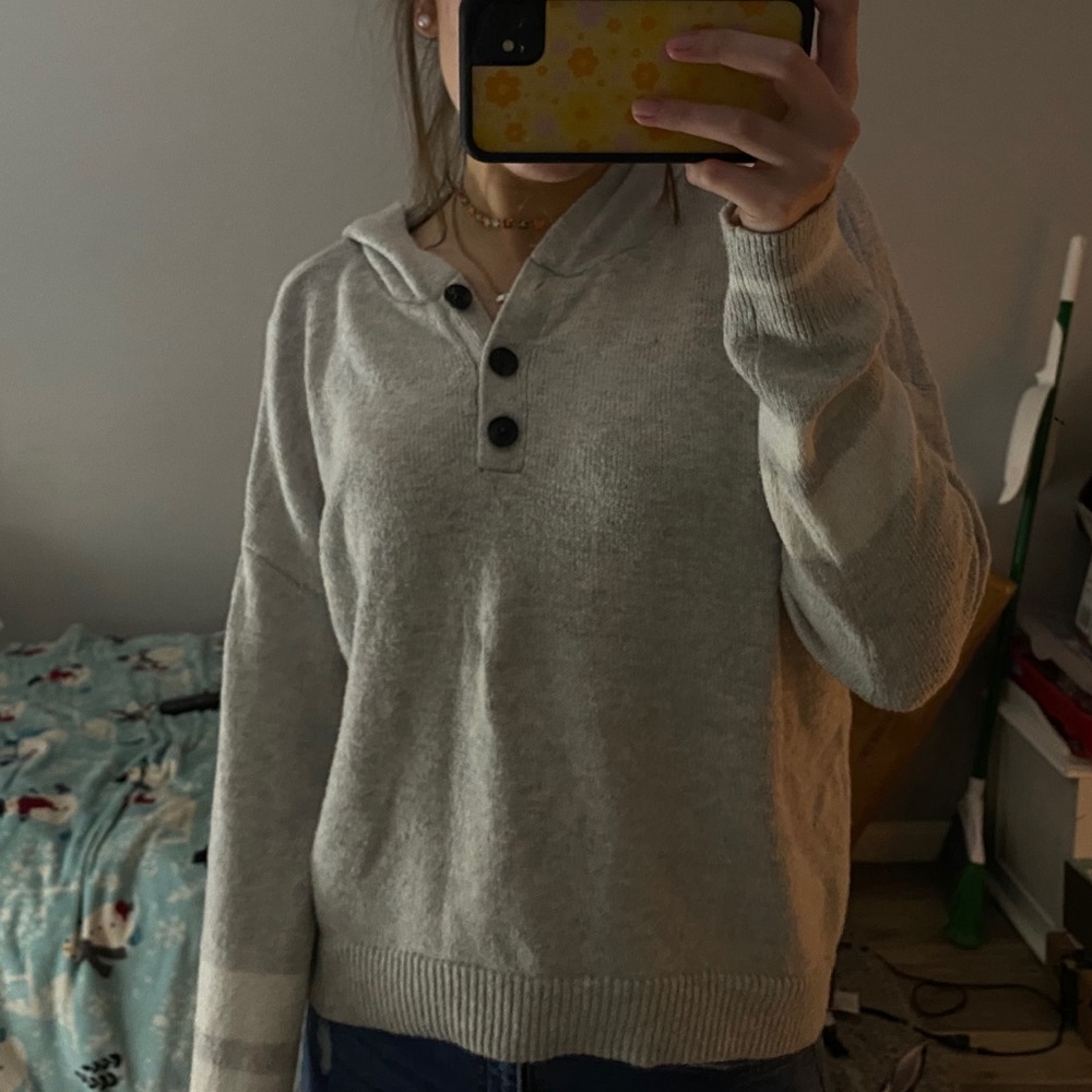Hooded sweater